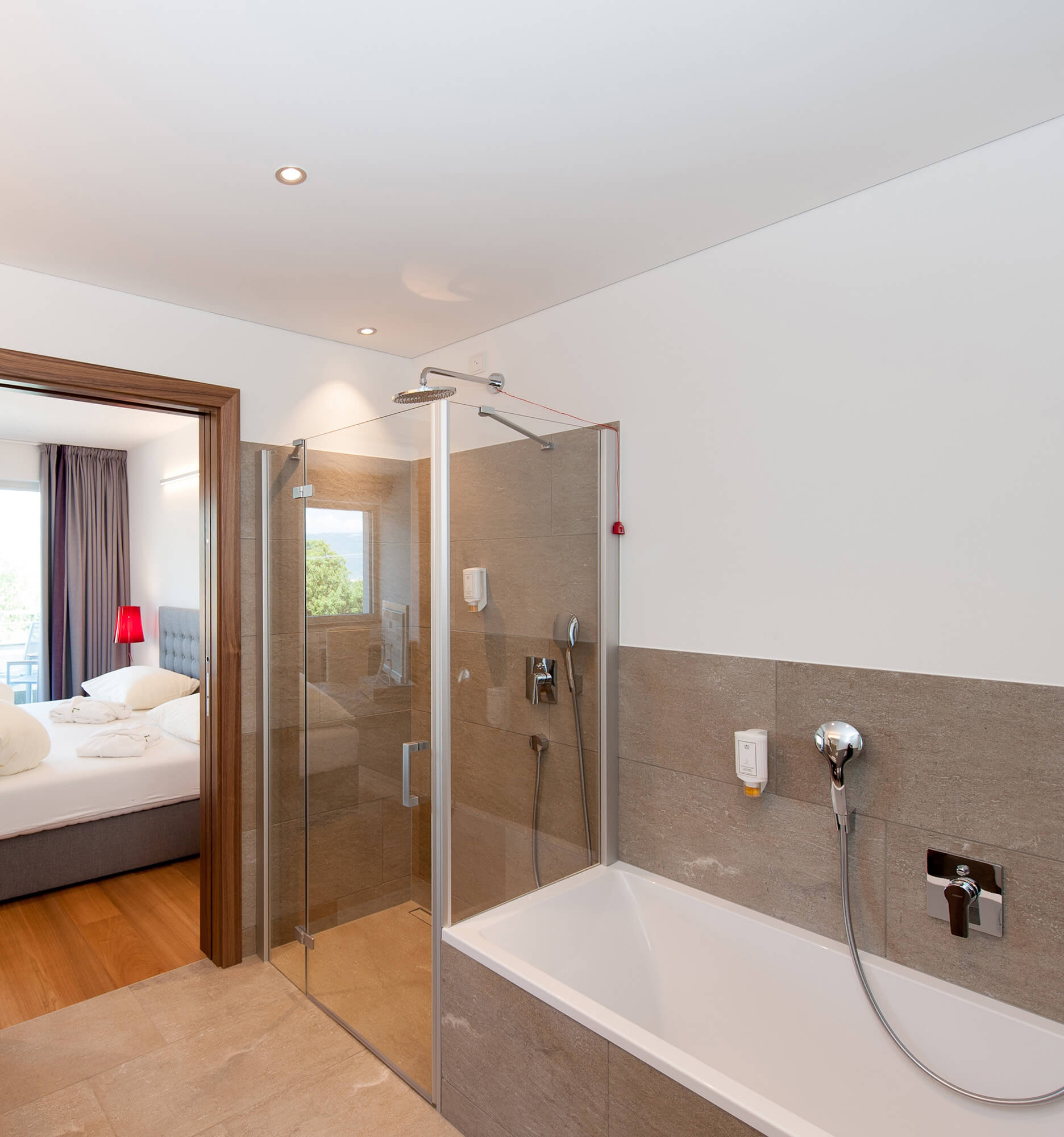 Family room - bathroom