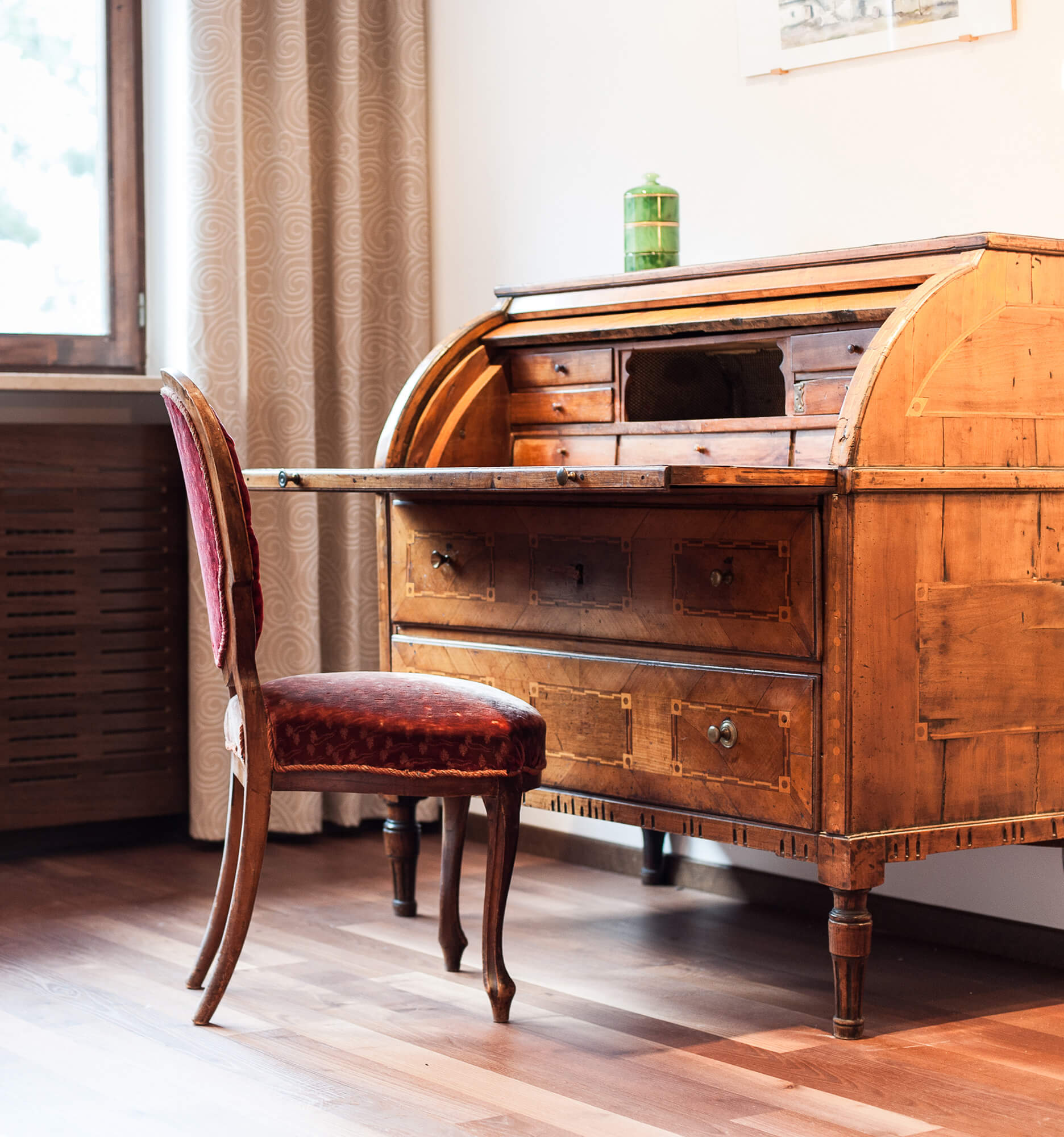 Laurin Suite - work table