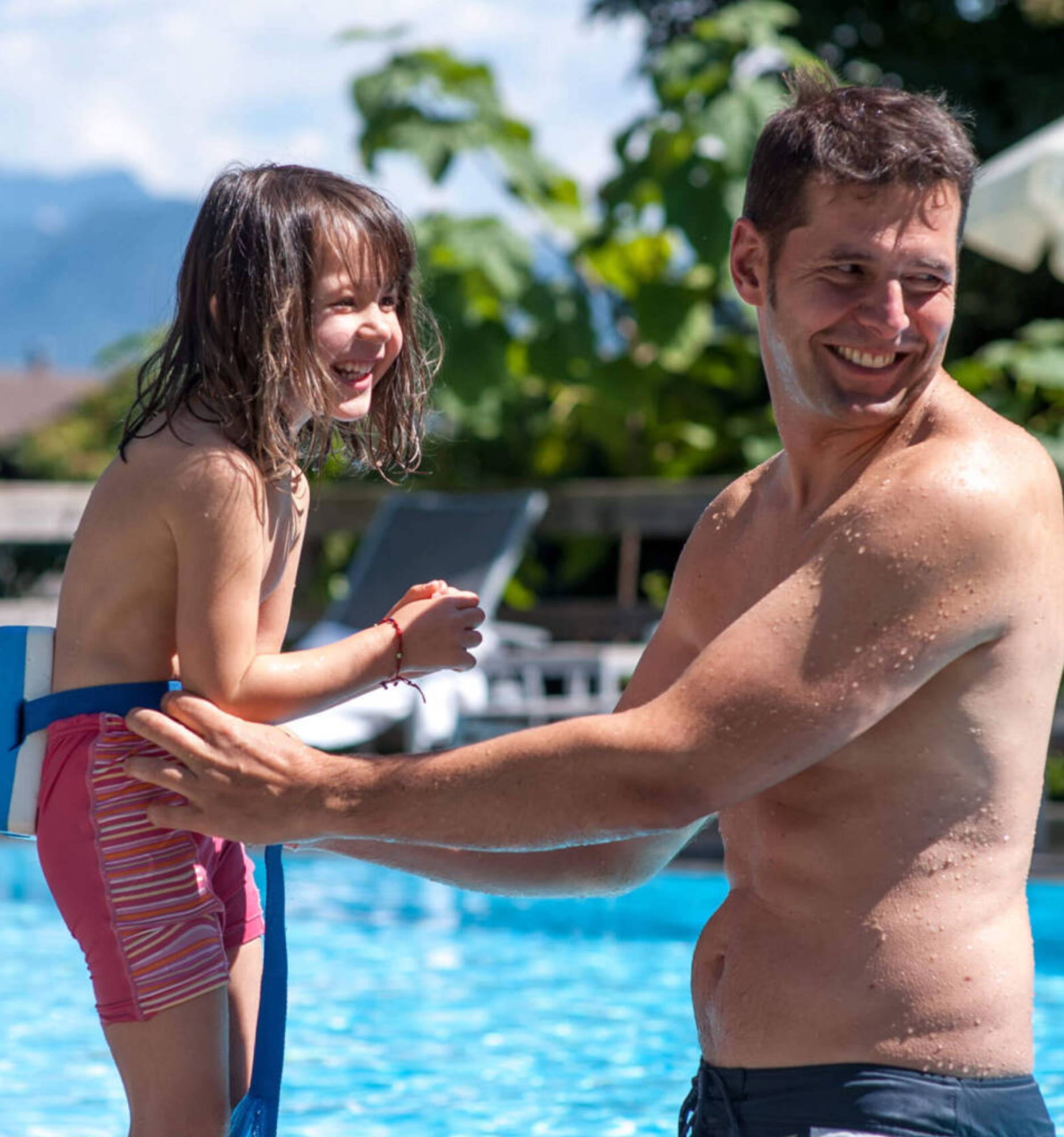 Außenpool im Sommer